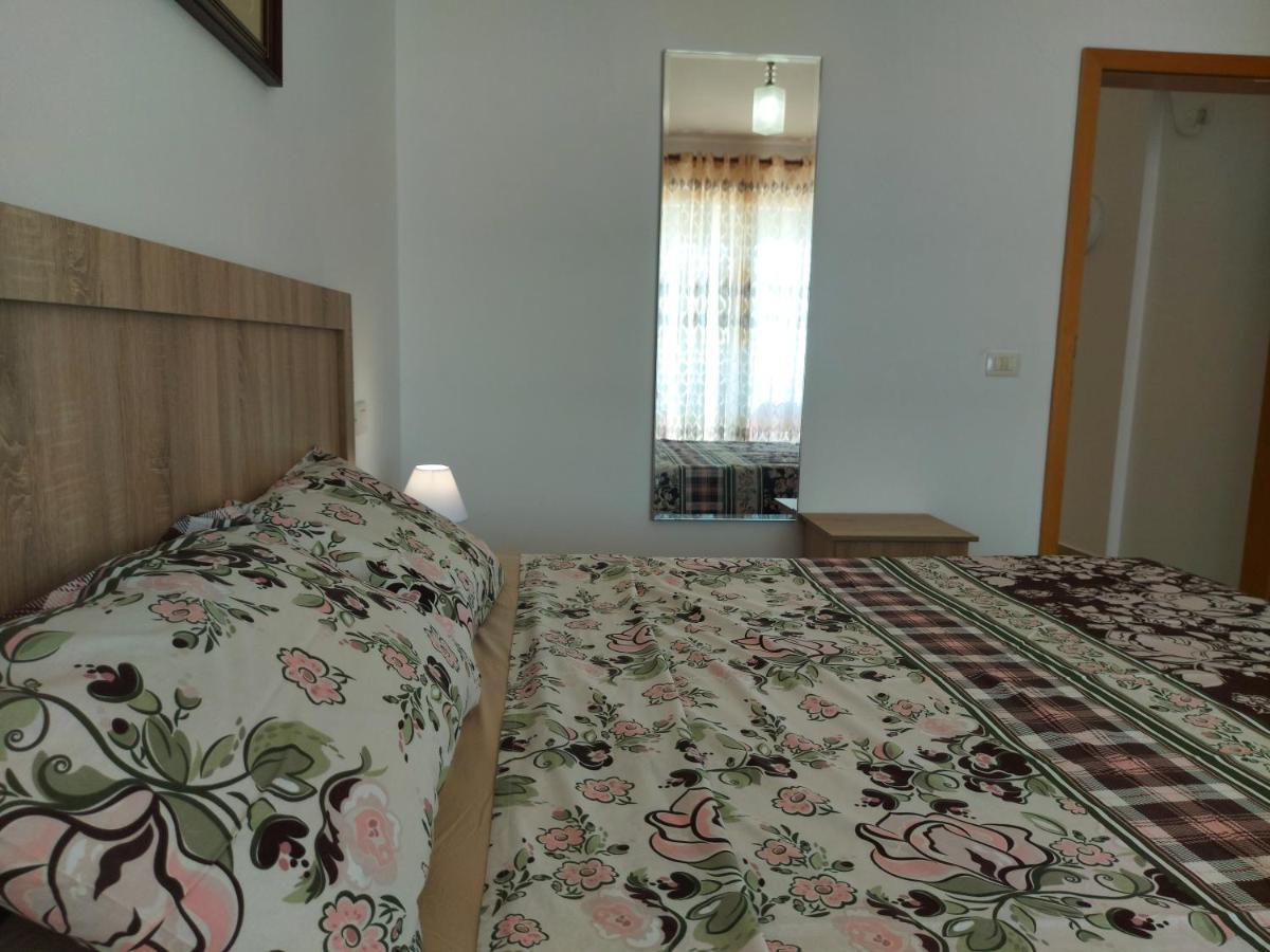 Bral Apartments 4 Durrës Esterno foto