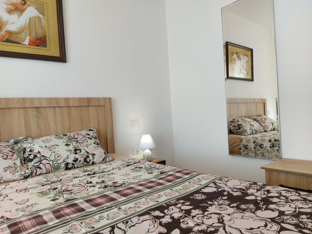 Bral Apartments 4 Durrës Esterno foto